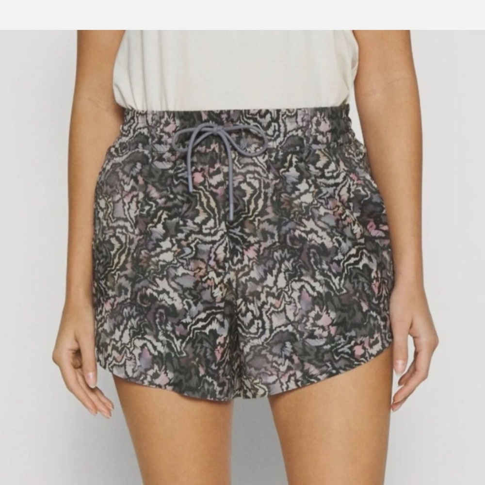 EUC Athleta Crossroads Shorts - XS